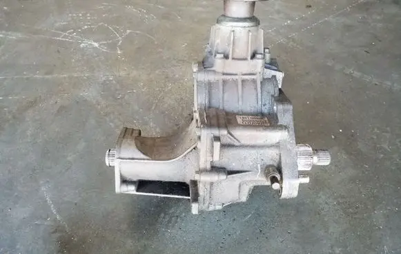 Hyundai Tucson JM Gearbox transfer box case 060901101 JMVGT