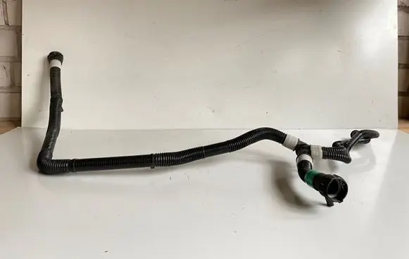 Tesla Model Y Engine coolant pipe/hose 150129300B 1501293