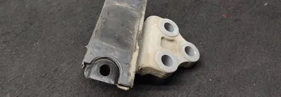 Opel Corsa E Engine mount bracket 468646740