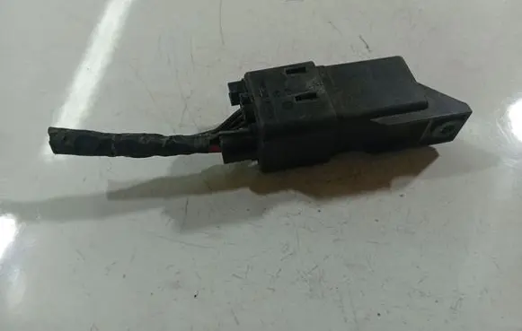 Skoda Fabia Mk2 (5J) Glow plug pre-heat relay 0281003042
