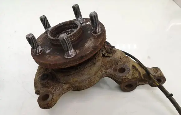 Toyota Avensis T250 Front wheel hub spindle knuckle 8095
