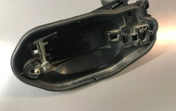 Rear door exterior handle/bracket