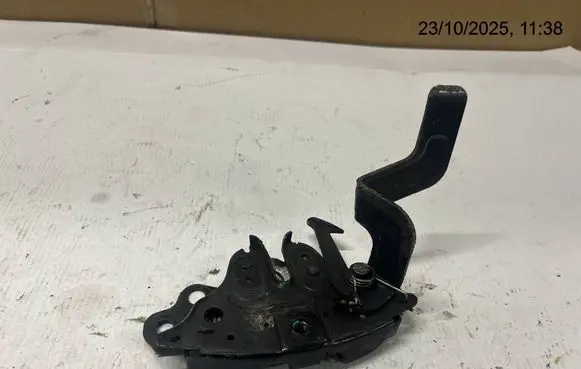 Engine bonnet/hood lock/catch