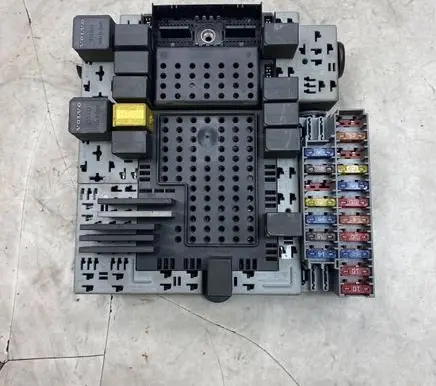Volvo XC90 Fuse module 08696098 02W492 08679899