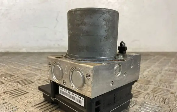 BMW 5 E60 E61 ABS Pump 6775732 6775730 6768550