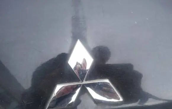 Mitsubishi Lancer Manufacturer badge logo/emblem 