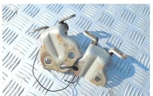SsangYong Rexton I Rear door hinge set 