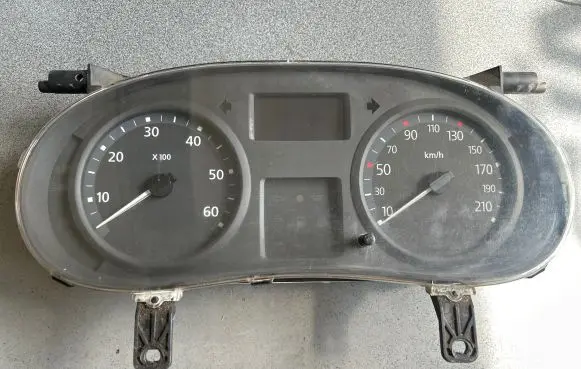 Renault Trafic II (X83) Speedometer (instrument cluster) P8200283194D 84739973 281123748