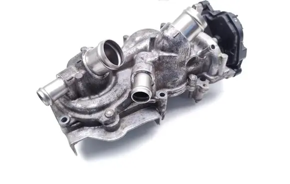 Volkswagen Golf VIII Water pump 05E121117K