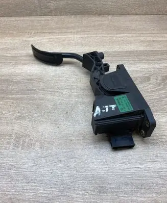 Audi TT Mk1 Accelerator throttle pedal 8N2721503A 0280752234