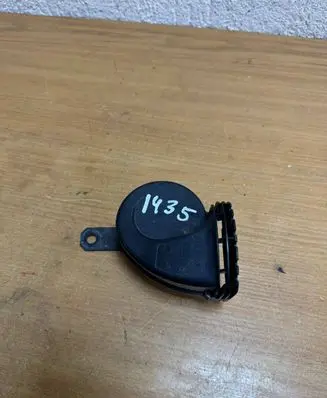 Lexus RX 450H Horn signal 8651048190