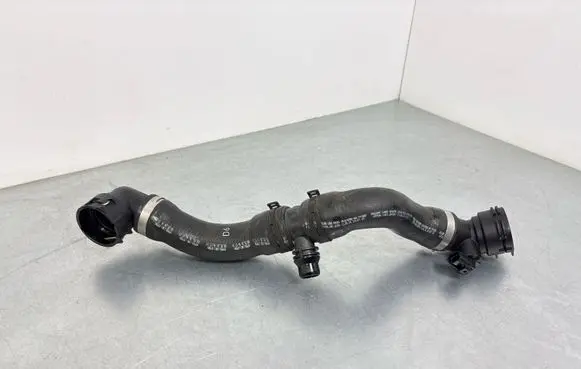 Land Rover Defender Engine coolant pipe/hose LPLA8286AA