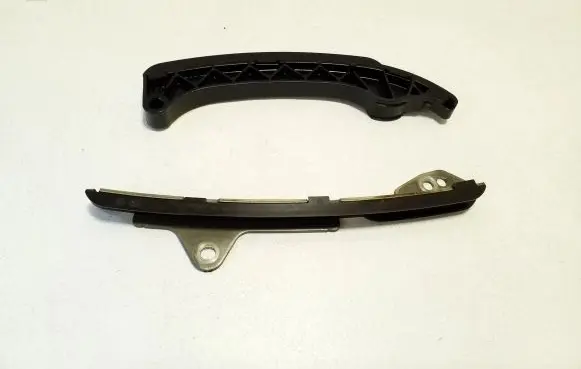 Lexus CT 200H Slide rail for timing chain 