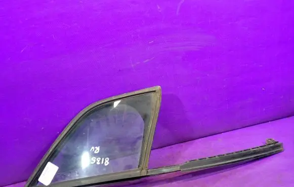 Citroen C3 Front door window glass four-door 9674497180