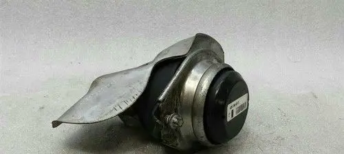 Mercedes-Benz ML W164 Engine mount bracket A2512404317