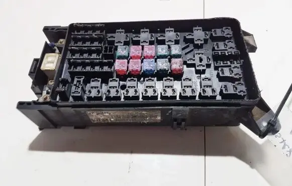 KIA Carnival Fuse box set 10030712001 10-030712-001