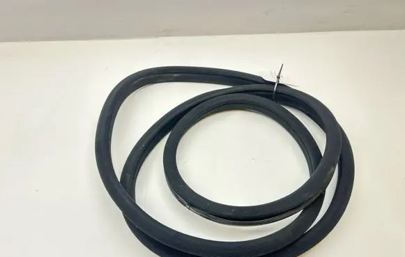 Mercedes-Benz C W204 Front door rubber seal 