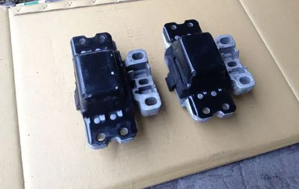 Seat Altea Engine mount bracket 1K0199555M