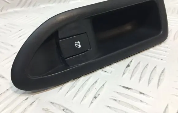Renault Laguna II Electric window control switch 8200317493