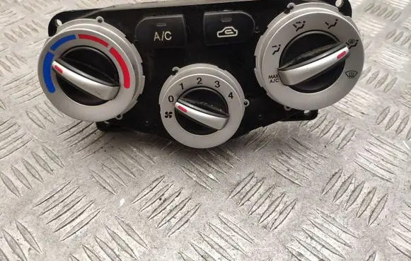 Hyundai Accent Interior fan control switch 972501EXXX