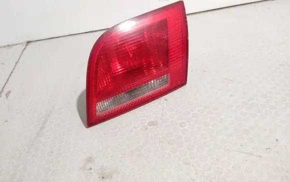 Tailgate rear/tail lights