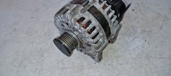 Renault Koleos II Generator/alternator 231001537R