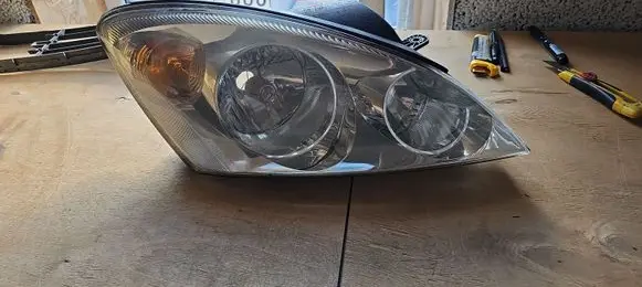 KIA Ceed Headlight/headlamp 921021H000