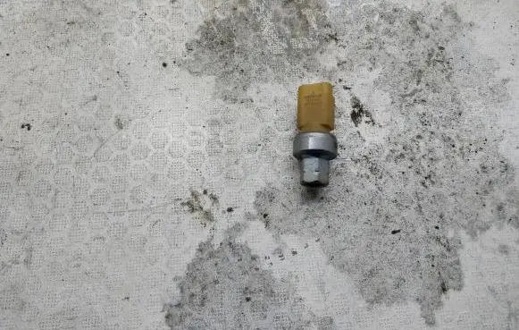 Opel Mokka B Air conditioning (A/C) pressure sensor 9673006380 82CP3206