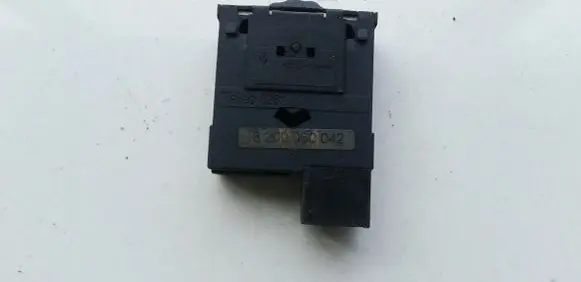 Renault Clio II Headlight level height control switch 8200060042