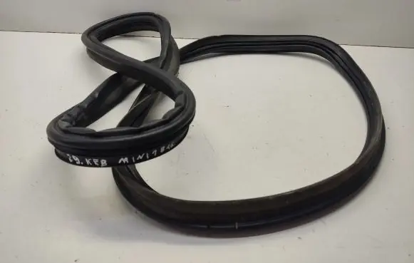 Mini One - Cooper F56 F55 Trunk rubber seal (body) 7300838