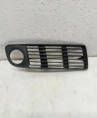 Audi A6 S6 C5 4B Front fog light trim/grill 4B0807682R 4B0807682RRH