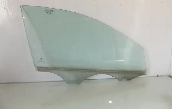 Hyundai i30 Front door window glass four-door