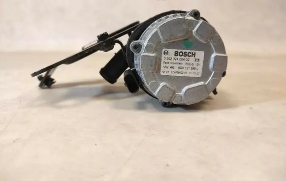 Audi A3 S3 8V Electric auxiliary coolant/water pump 5Q0 121 599 AG