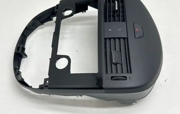 Nissan Pulsar Dash center air vent grill 682623ZL0A 682U63ZL0A