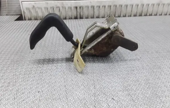 Jeep Cherokee Handbrake/parking brake lever assembly 52077523