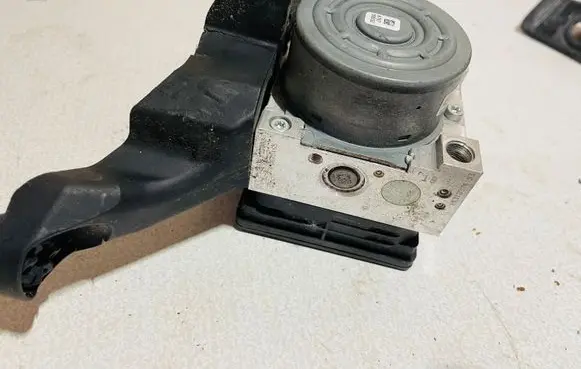 BMW X1 F48 F49 ABS Pump 6877110, 34516877109