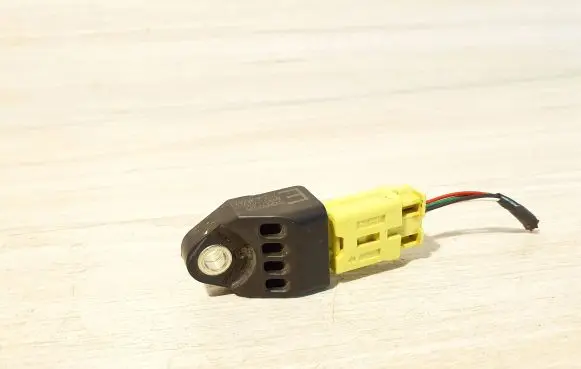 Toyota RAV 4 (XA30) Airbag deployment crash/impact sensor 8983142010 70260MZ8A