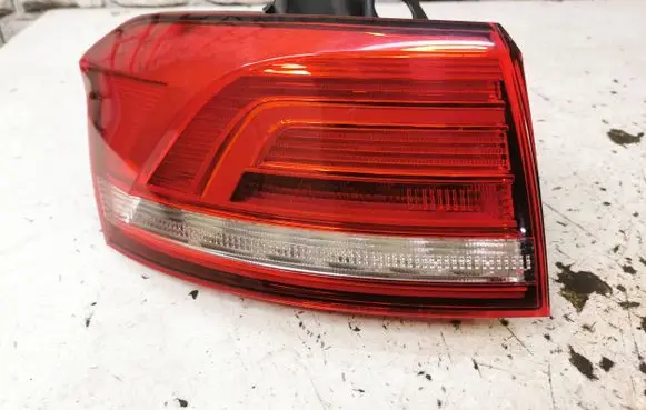 Volkswagen PASSAT B8 Rear/tail lights 3G9945311 195293
