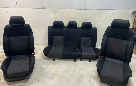 Volkswagen Golf IV Seat set 