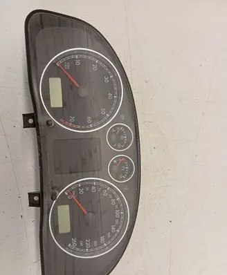 Volkswagen PASSAT B5.5 Speedometer (instrument cluster) 3B0920805 110080051001