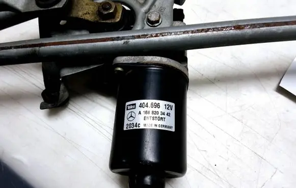 Hyundai Elantra Front wiper linkage and motor A1688203442 404696