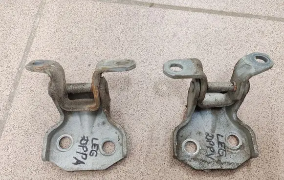 Subaru Legacy Front door hinge set NFA NFB