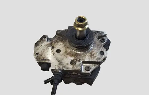 KIA Sorento Fuel injection high pressure pump 0445010101 331004A010