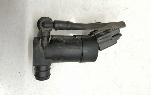 Ford Focus Windscreen/windshield washer pump PA6GB25