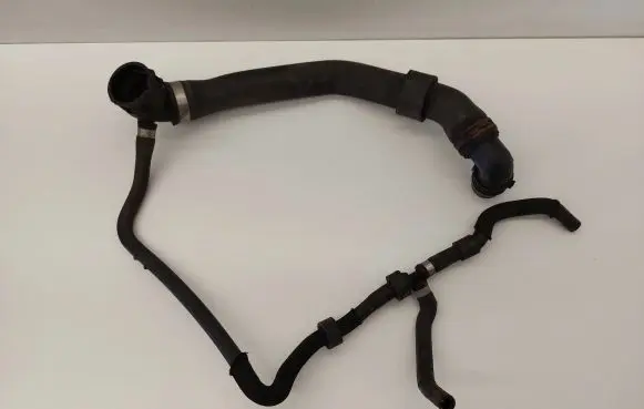 Volkswagen PASSAT B8 Engine coolant pipe/hose 5Q0121087D 5Q0122291