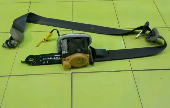 Honda Insight Front seatbelt PRZOD PP26