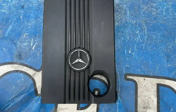 Mercedes-Benz C W204 Engine cover (trim) A2710100867