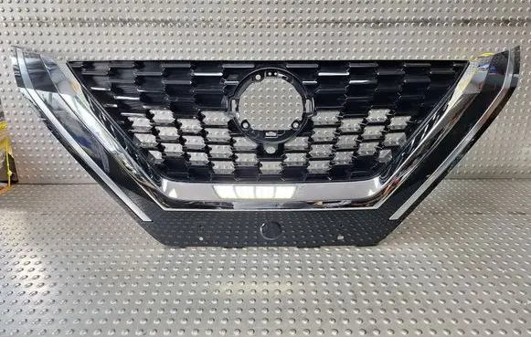 Nissan Qashqai J12 Front bumper upper radiator grill S27725555 623106UA