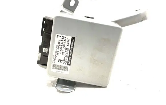 Toyota Yaris Power steering control unit/module 89650-0D293