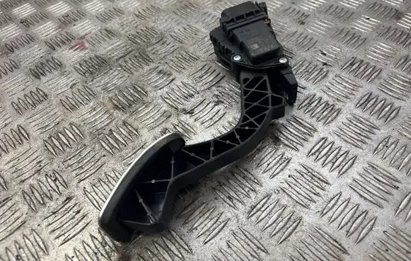 Volvo C30 Accelerator throttle pedal 31290027